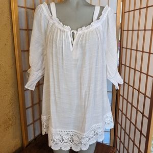 Unique Spectrum, cold shoulder top, 2X, NWTs.